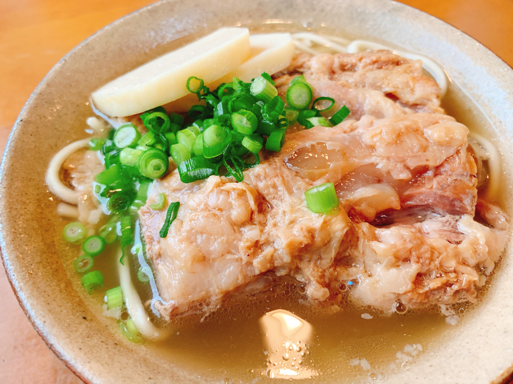 【ランチ部】石垣島料理丸八 ソーキそば小 580円